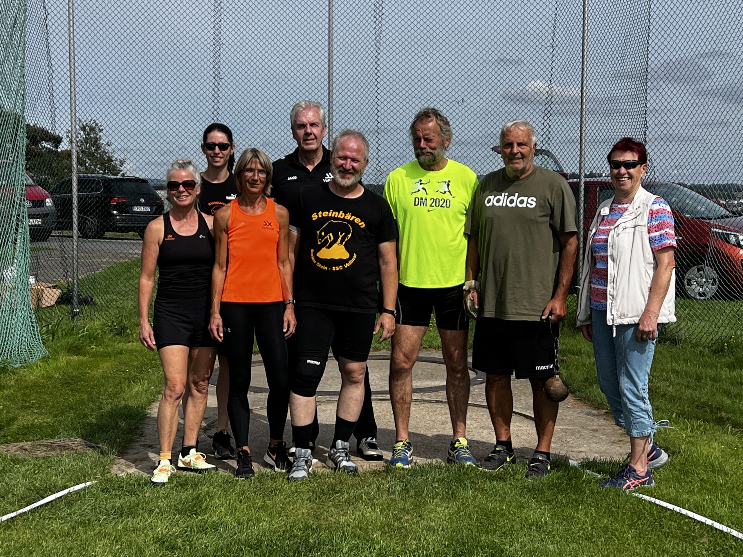 Herzlichen Dank an Hannelore Hermann! (ganz rechts)